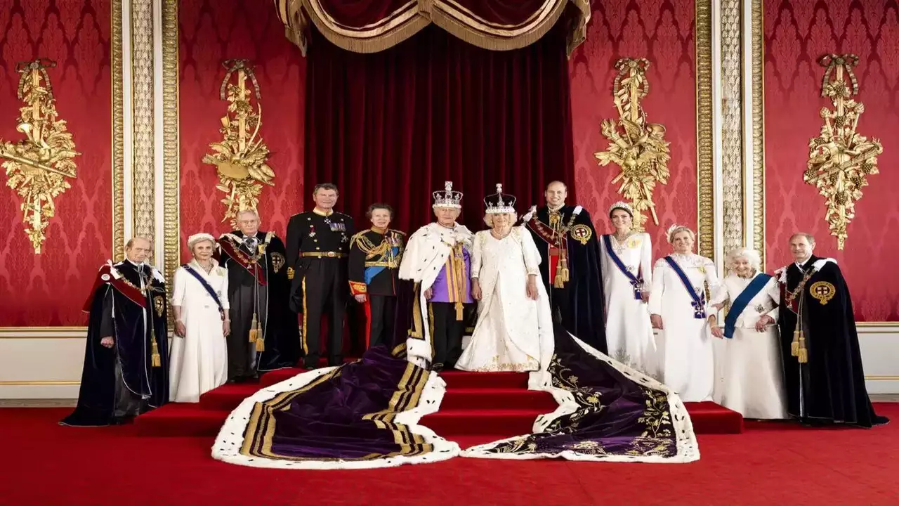 From Royal Traditions to Quirky Customs: Fun Curiosities About the UK!